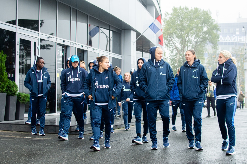 Прогулка женской команды «Зенит» перед матчем со «Звездой-2005»