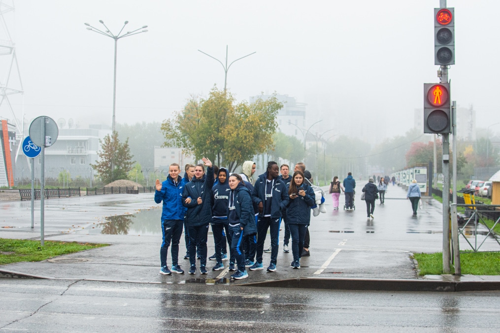 Прогулка женской команды «Зенит» перед матчем со «Звездой-2005»