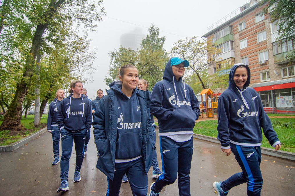 Прогулка женской команды «Зенит» перед матчем со «Звездой-2005»