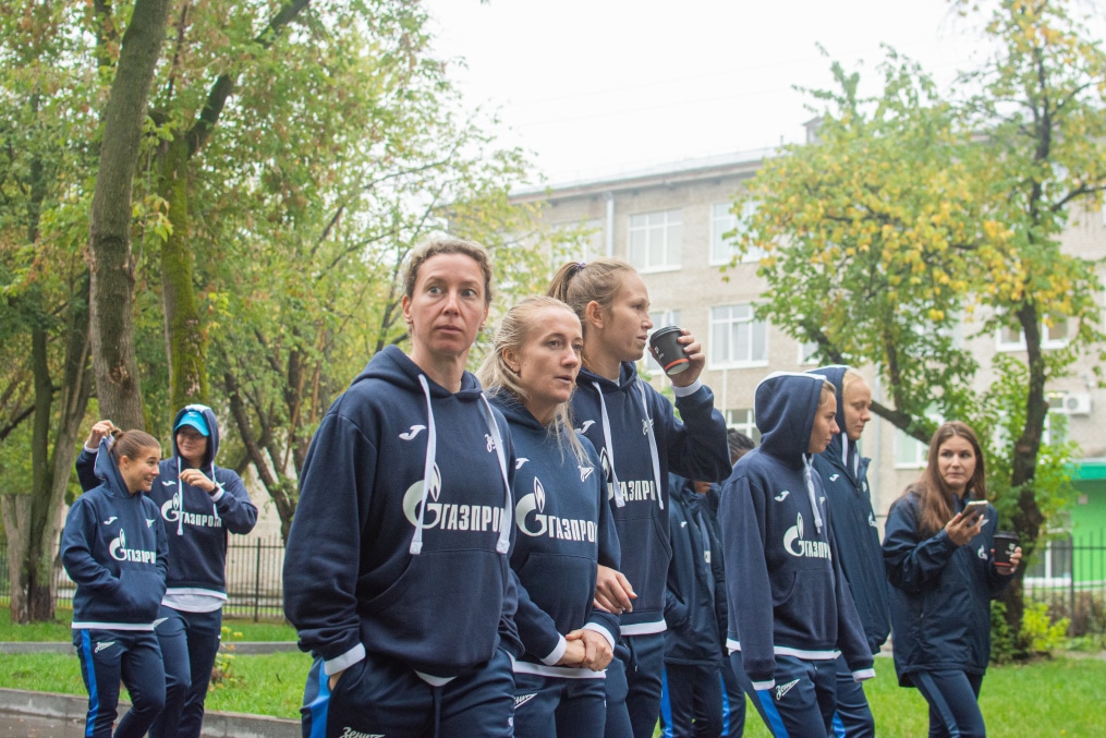 Прогулка женской команды «Зенит» перед матчем со «Звездой-2005»