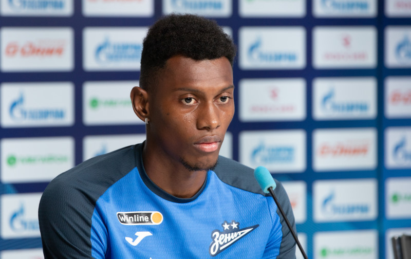 Матео Кассьерра на пресс-конференции перед матчем с «Локомотивом»