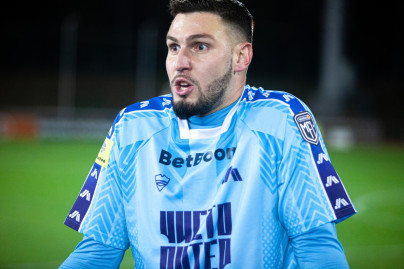 Медийная футбольная лига, плей-офф: «Fight Nights» — «Чисто Питер»