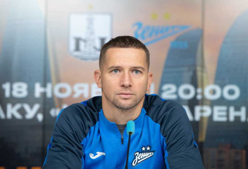 Михаил Кержаков на пресс-конференции перед товарищеским матчем с «Нефтчи»
