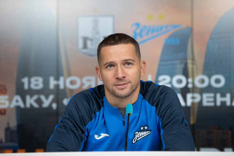 Михаил Кержаков на пресс-конференции перед товарищеским матчем с «Нефтчи»