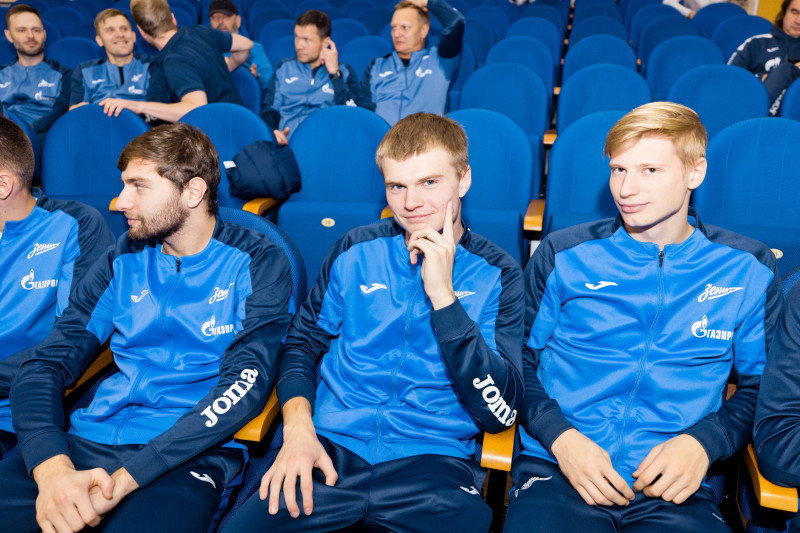 Награждение «Зенита»-2 серебряными медалями LEON-Второй лиги