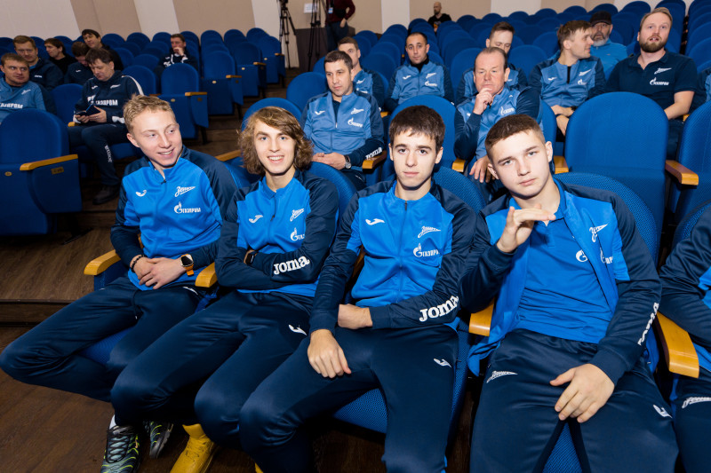 Награждение «Зенита»-2 серебряными медалями LEON-Второй лиги