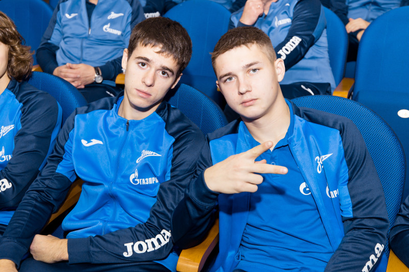 Награждение «Зенита»-2 серебряными медалями LEON-Второй лиги