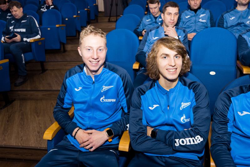 Награждение «Зенита»-2 серебряными медалями LEON-Второй лиги