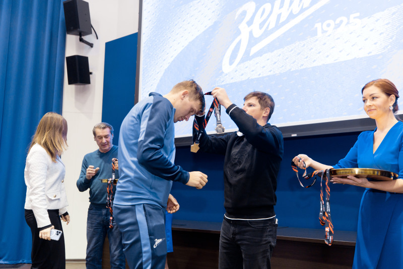 Награждение «Зенита»-2 серебряными медалями LEON-Второй лиги