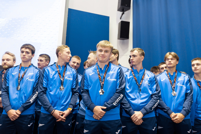 Награждение «Зенита»-2 серебряными медалями LEON-Второй лиги