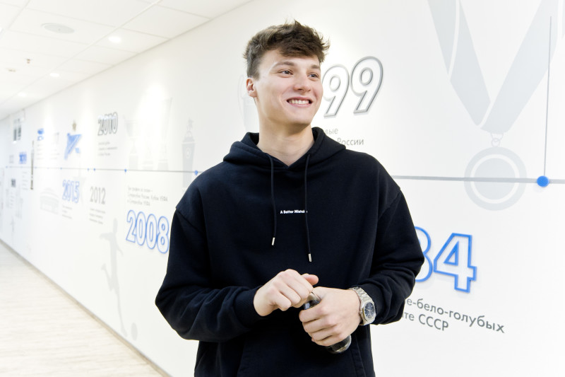 Подписание нового контракта с Дмитрием Васильевым