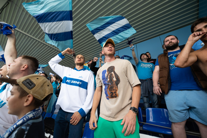 Игроки основного состава  ФК «Зенит» на матче «Зенит»-2 — «Химик»