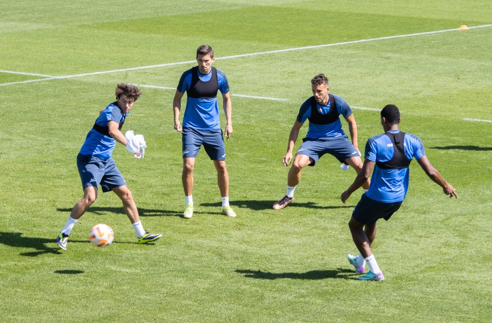 Зимние «Газпром» — тренировочные сборы в Катаре, 7 февраля, утренняя тренировка