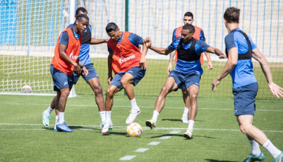 Зимние «Газпром» — тренировочные сборы в Катаре, 7 февраля, утренняя тренировка