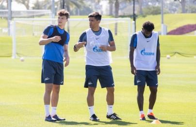 Зимние «Газпром» — тренировочные сборы в Катаре, 7 февраля, утренняя тренировка