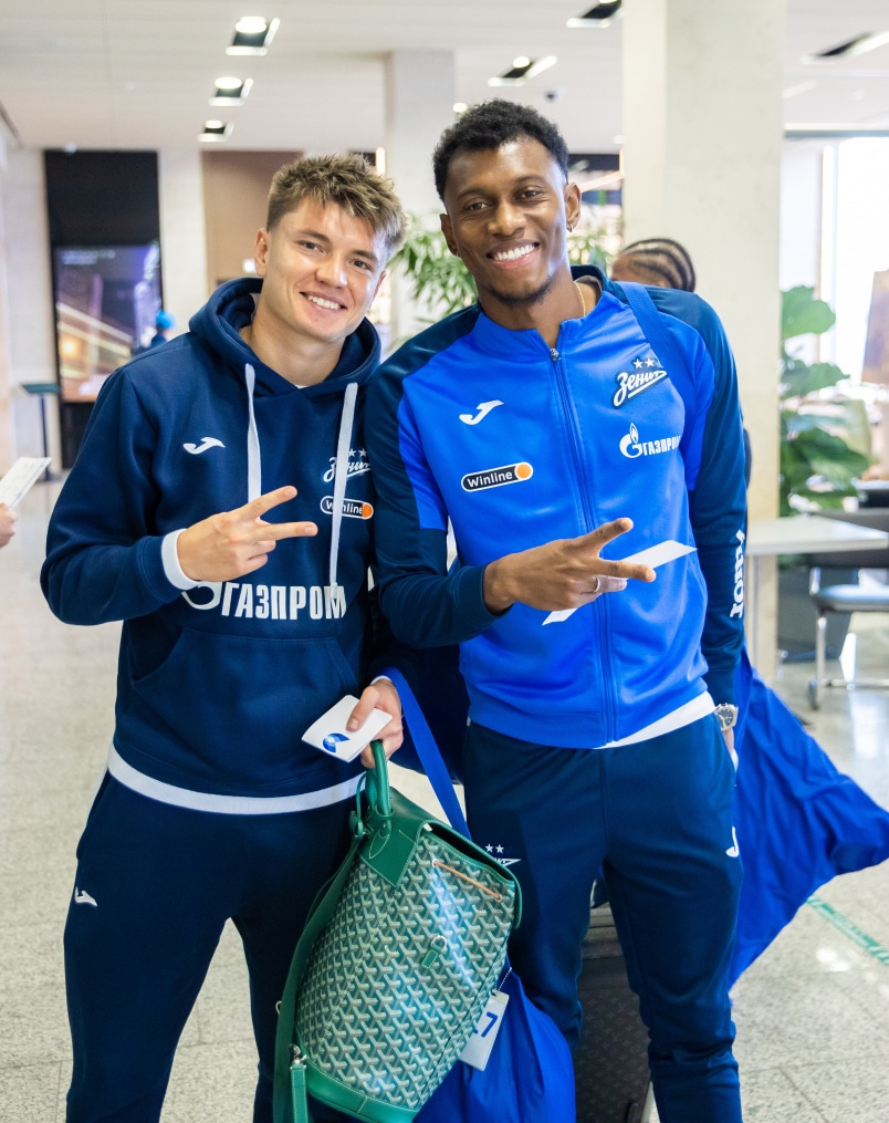 Команда «Зенит» перед вылетом на матч с «Краснодаром»