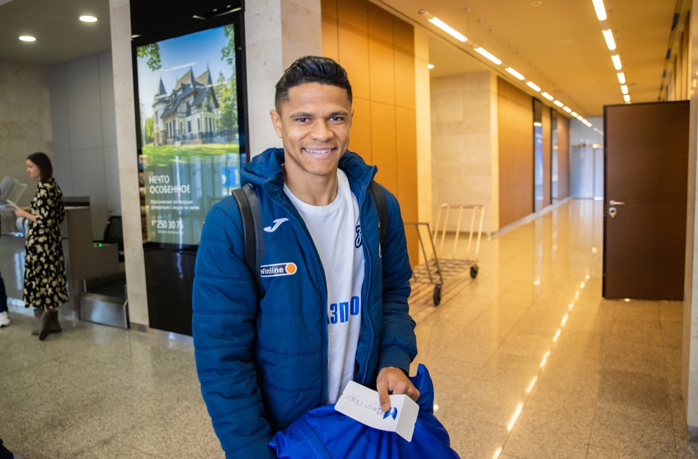 Команда «Зенит» перед вылетом на матч с «Краснодаром»