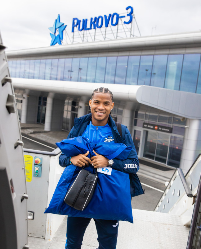 Команда «Зенит» перед вылетом на матч с «Краснодаром»