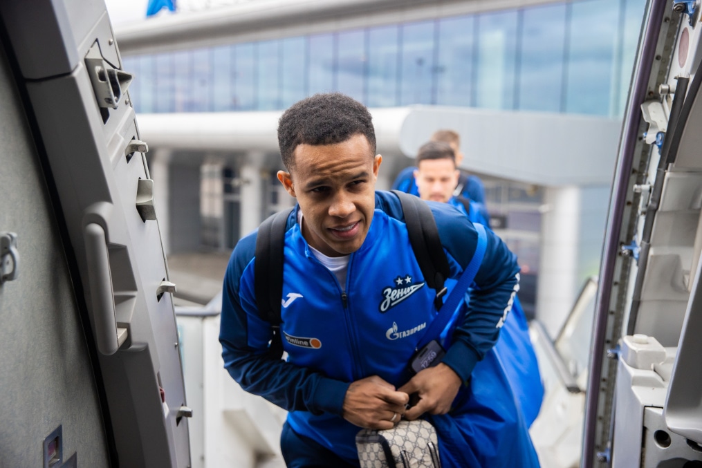 Команда «Зенит» перед вылетом на матч с «Краснодаром»