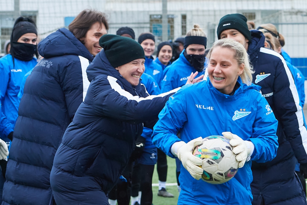 Тренировка женской команды перед матчем с «Рязанью-ВДВ»