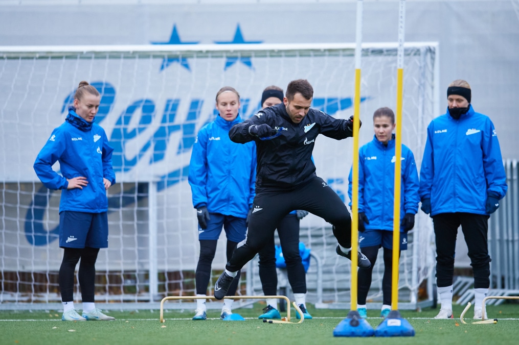 Тренировка женской команды перед матчем с «Рязанью-ВДВ»