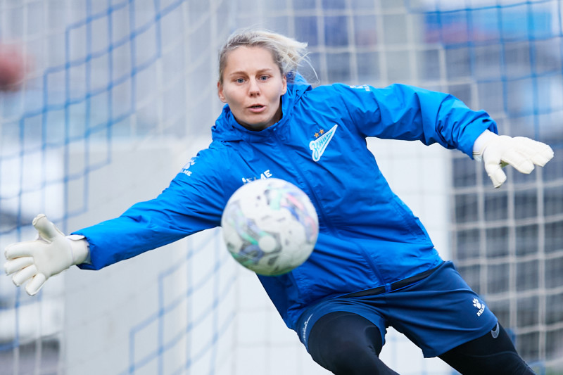 Тренировка женской команды перед матчем с «Рязанью-ВДВ»