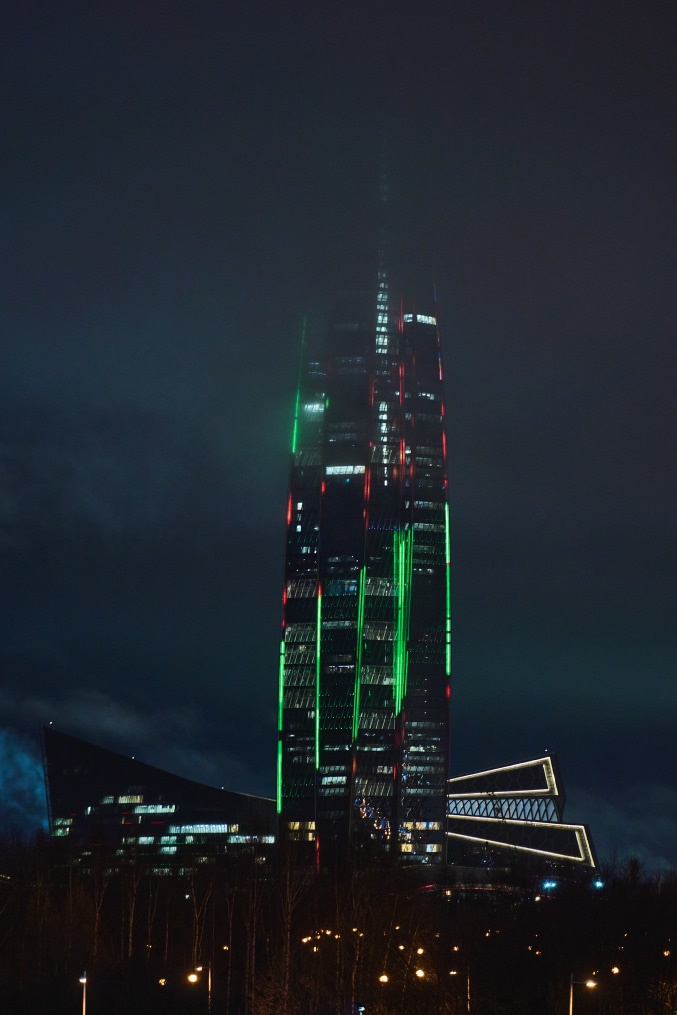 Подсветка «Лахта Центра»: «Ленточка Ленинградской Победы»