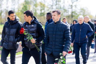 Торжественное возложение цветов на Пискаревском мемориальном кладбище в честь 80-летия Великой Победы