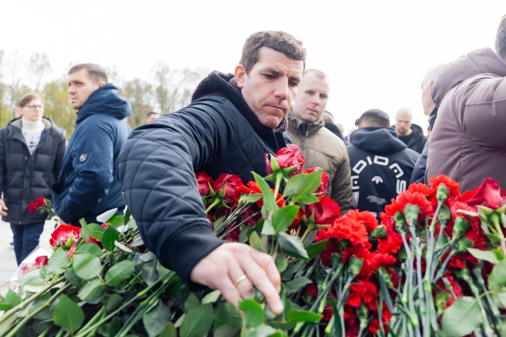 Торжественное возложение цветов на Пискаревском мемориальном кладбище в честь 80-летия Великой Победы