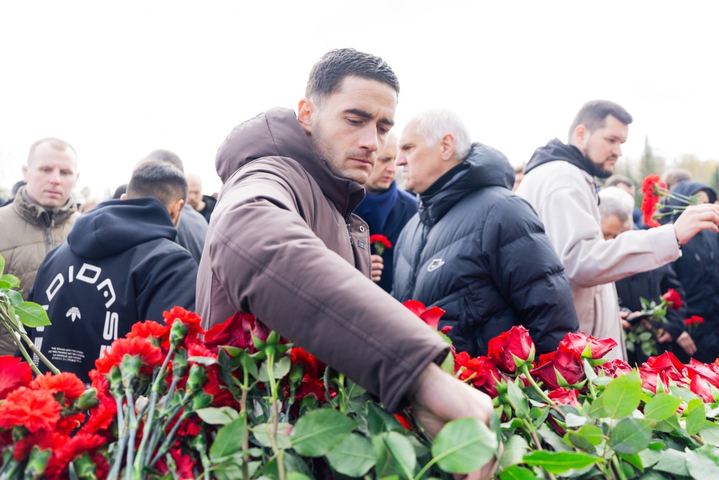 Торжественное возложение цветов на Пискаревском мемориальном кладбище в честь 80-летия Великой Победы