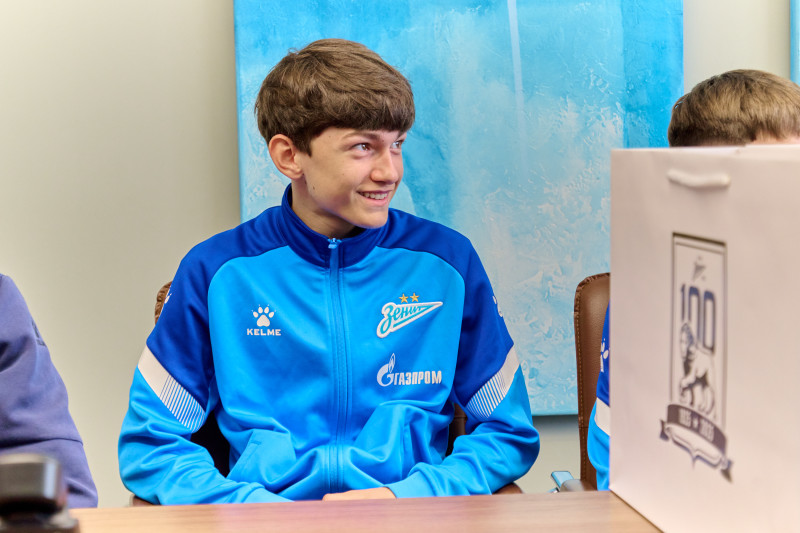 Поздравление лучших учеников «Газпром»-Академии