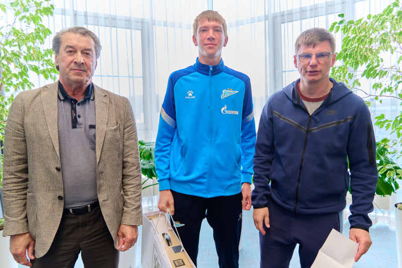 Поздравление лучших учеников «Газпром»-Академии