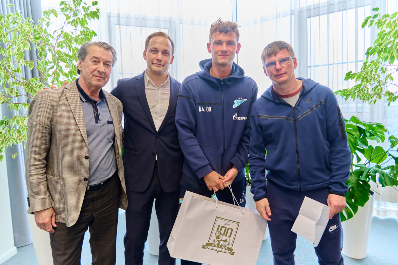 Поздравление лучших учеников «Газпром»-Академии