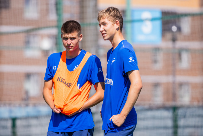 Тренировка юношеской команды «Зенит» U-18перед матчем с СШОР «Зенит» U-18