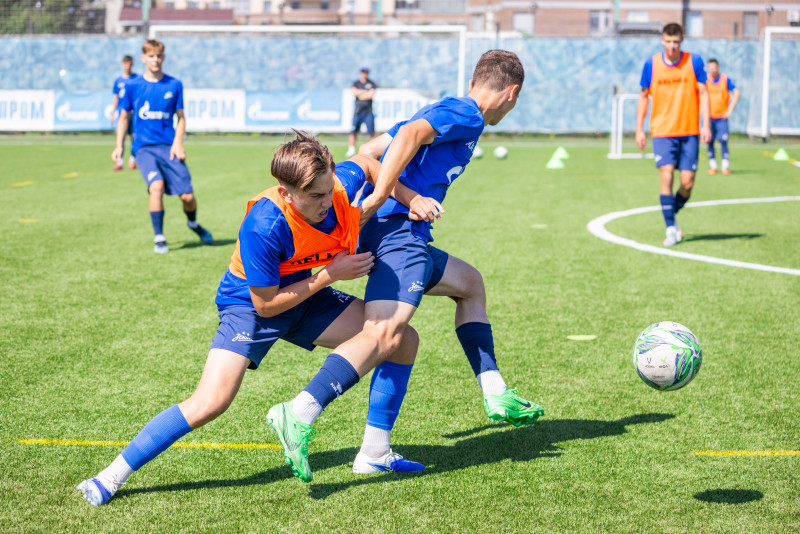 Тренировка юношеской команды «Зенит» U-18перед матчем с СШОР «Зенит» U-18
