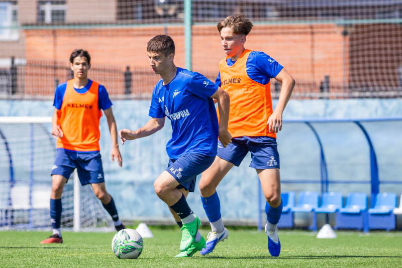 Тренировка юношеской команды «Зенит» U-18перед матчем с СШОР «Зенит» U-18