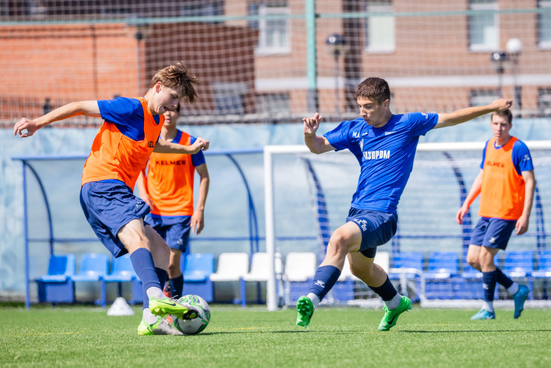 Тренировка юношеской команды «Зенит» U-18перед матчем с СШОР «Зенит» U-18