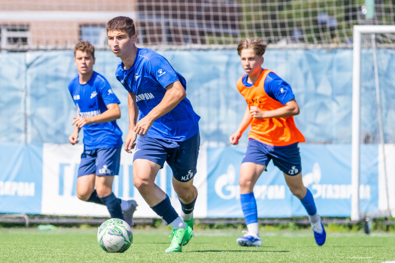 Тренировка юношеской команды «Зенит» U-18перед матчем с СШОР «Зенит» U-18