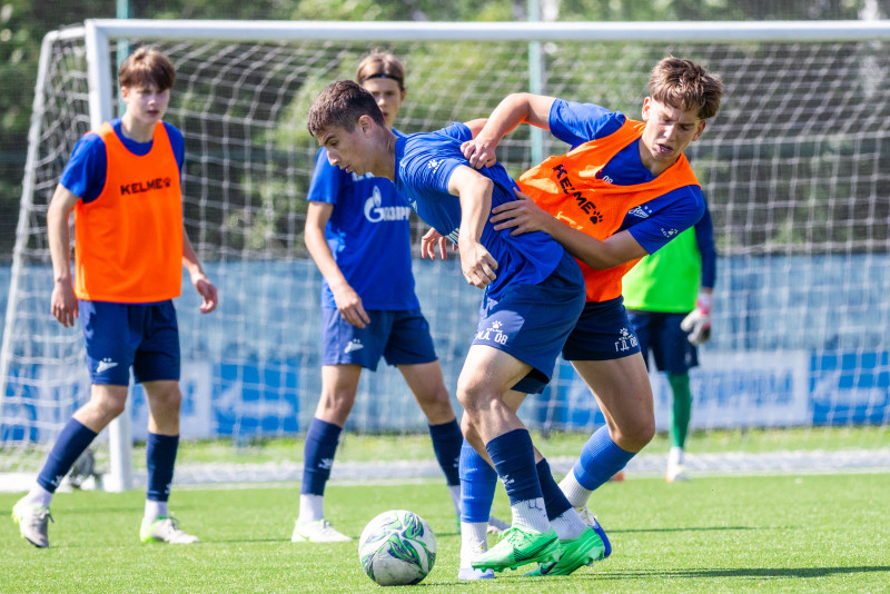 Тренировка юношеской команды «Зенит» U-18перед матчем с СШОР «Зенит» U-18
