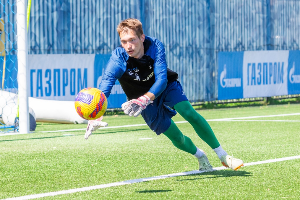 Тренировка юношеской команды «Зенит» U-18перед матчем с СШОР «Зенит» U-18