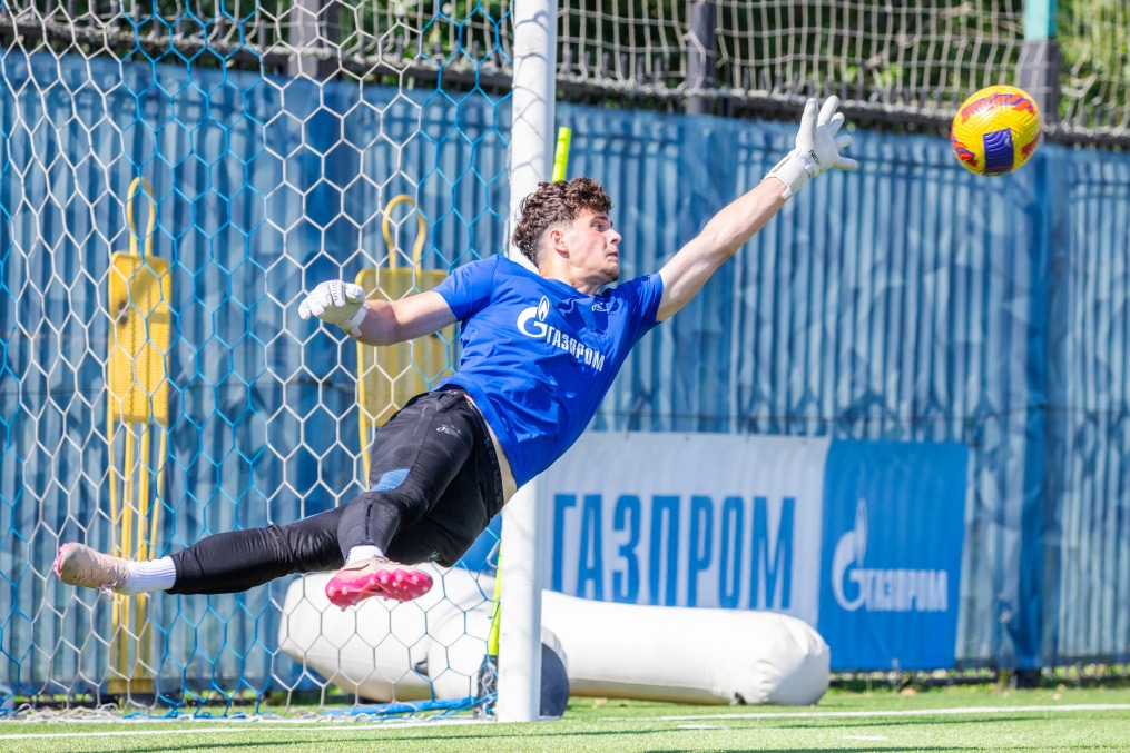 Тренировка юношеской команды «Зенит» U-18перед матчем с СШОР «Зенит» U-18