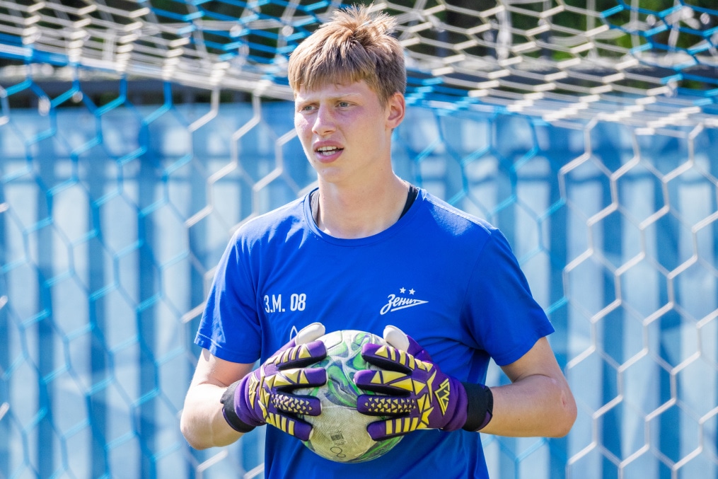 Тренировка юношеской команды «Зенит» U-18перед матчем с СШОР «Зенит» U-18