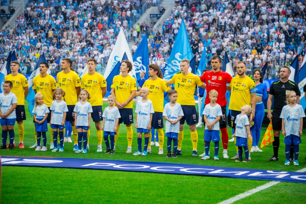 Детское сопровождение на матче «Зенит» — «Ростов»