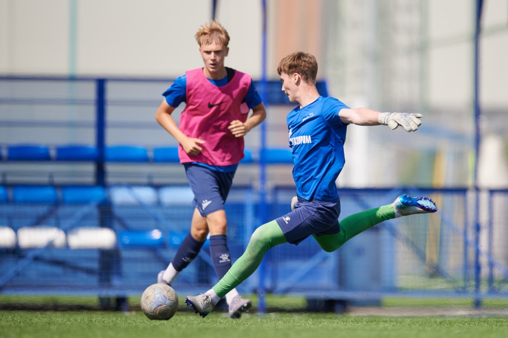 Тренировка «Зенита» U-16 перед матчем с «Мастер-Сатурном» U-16