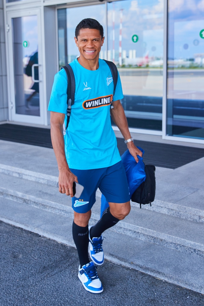 Вылет команды в Казань на матч с «Рубином»