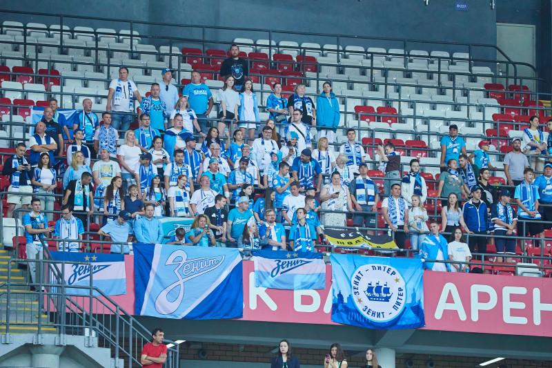 Сектор болельщиков сине-бело-голубых на матче «Рубин» — «Зенит»