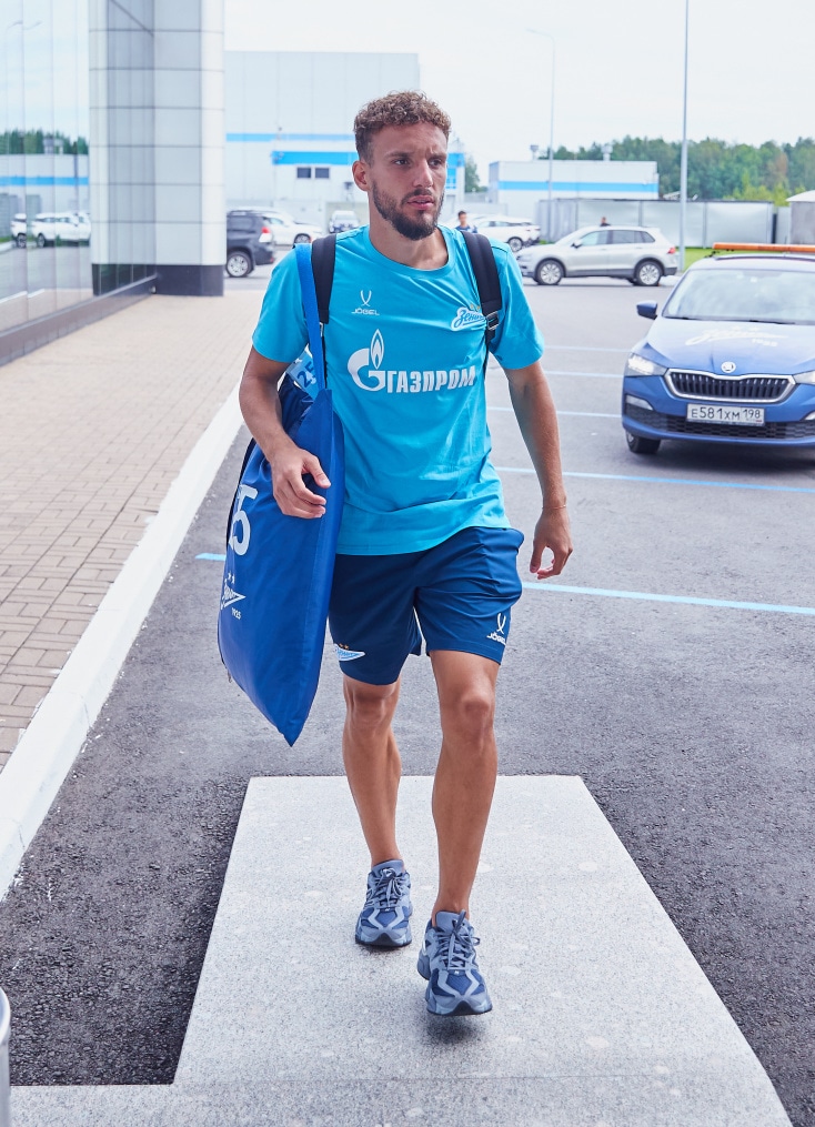 Вылет команды в Грозный на матч с «Ахматом»