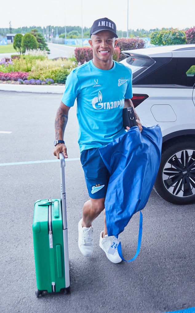 Вылет команды в Грозный на матч с «Ахматом»