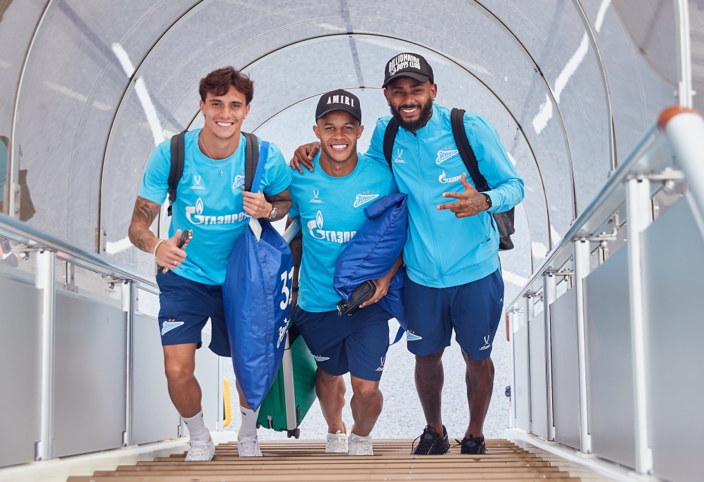 Вылет команды в Грозный на матч с «Ахматом»