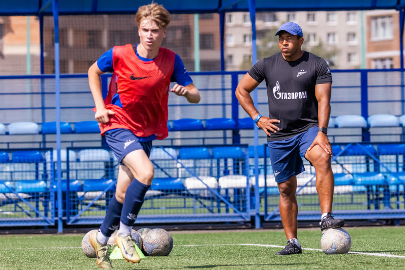 Тренировка «Зенита» U-16 перед матчем с «Уралом» U-16